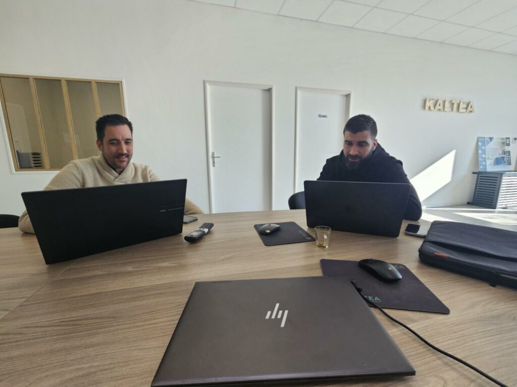 Kévin Torrano, fondateur et Gérôme Payet, franchisé KALTEA Chalon lors de la visite d'accompagnement Kaltea Chalon sur Saône