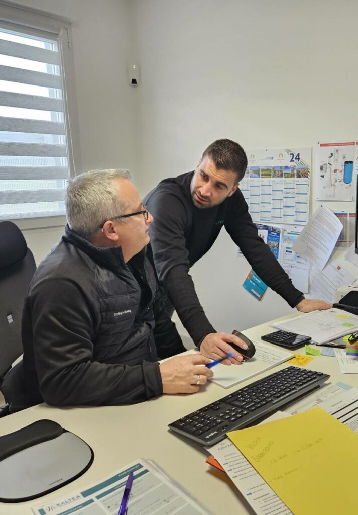 Kévin Torrano, fondateur et Richard Fontaine, franchisé KALTEA Sarrebourg lors de la visite d'accompagnement à Kaltea Sarrebourg