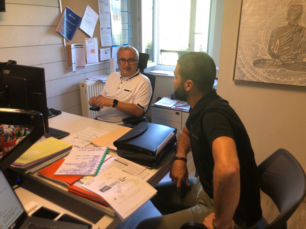 Kévin Torrano, fondateur et Richard Fontaine, franchisé Kaltea Sarrebourg lors de la visite d'accompagnement à Kaltea Sarrebourg. Concilier vie pro/perso