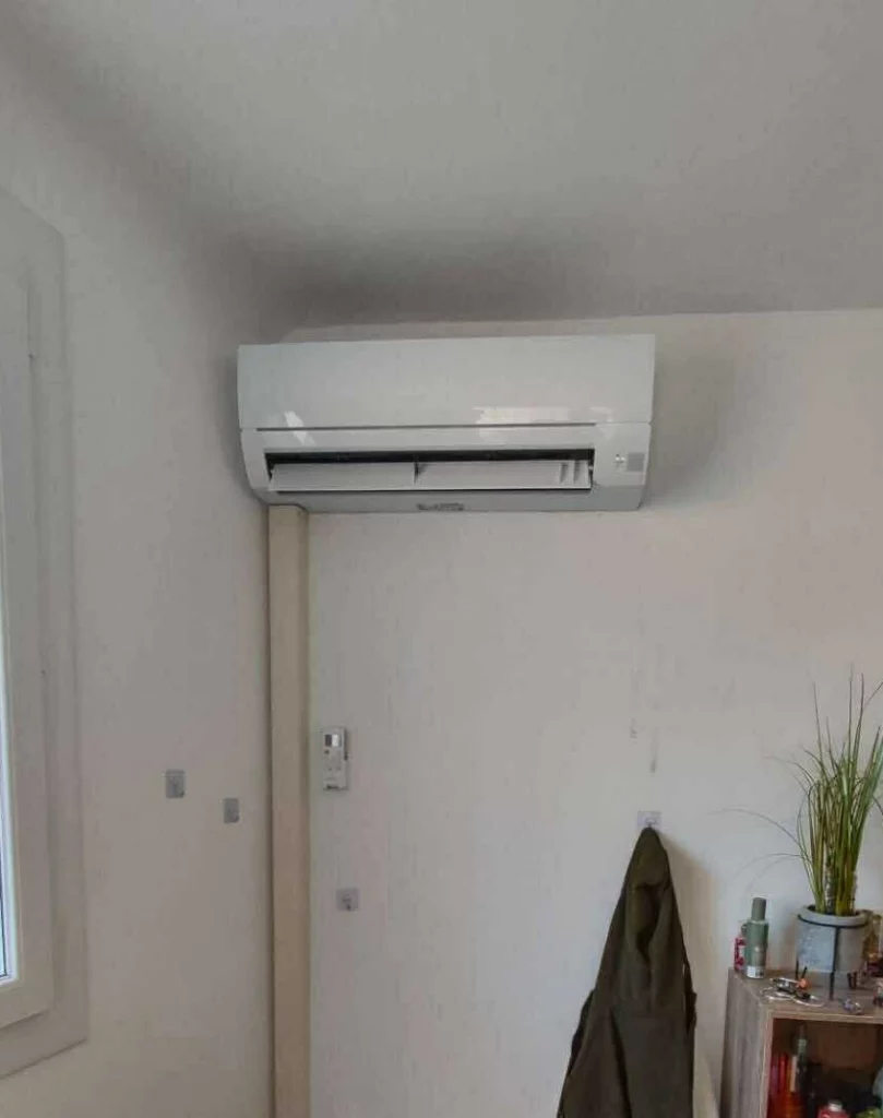Installation d'une climatisation réversible mitsubishi à Le Luc par KALTEA Le Luc
