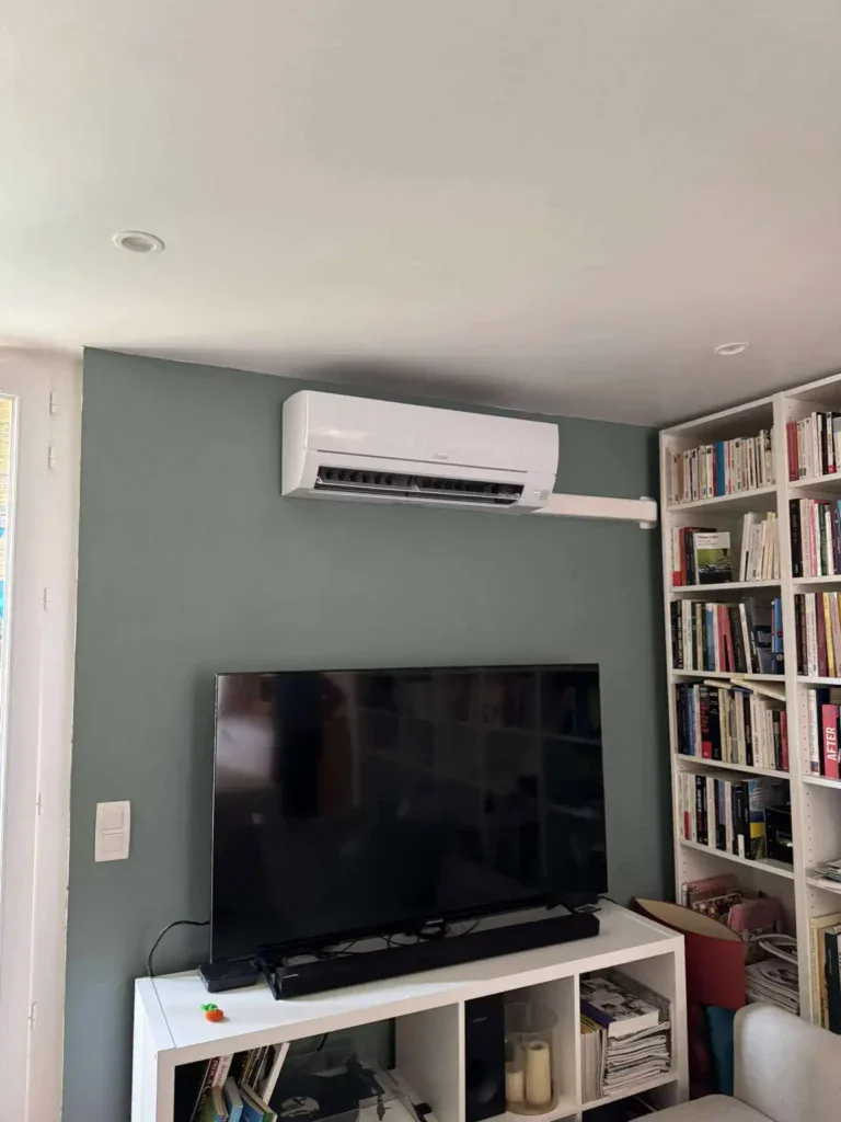 Installation d'une climatisation réversible mitsubishi à Saint-Cyr-sur-Mer par KALTEA Aubagne