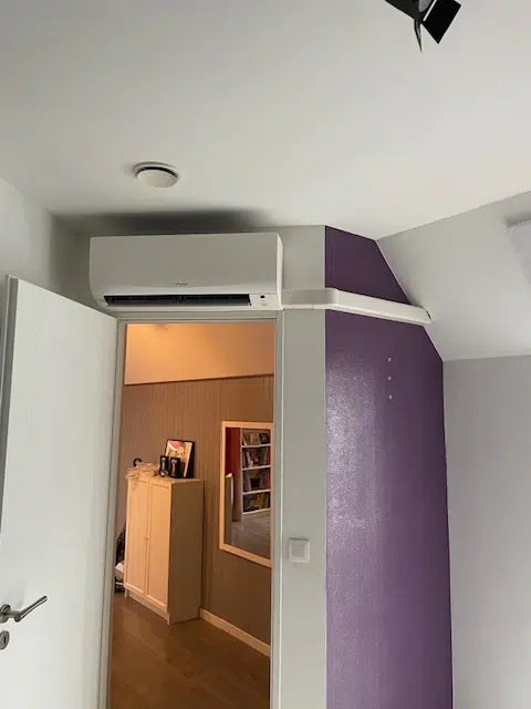 Installation d'une climatisation réversible Daikin bisplit sensira à Héming par KALTEA Sarrebourg