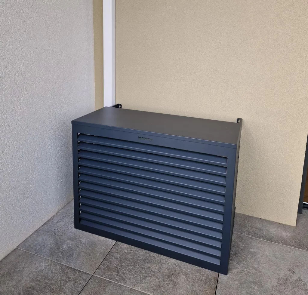 Installation d'un cache climatisation pour un mono-split DAIKIN 3500W à Limonest par KALTEA Lyon Ouest