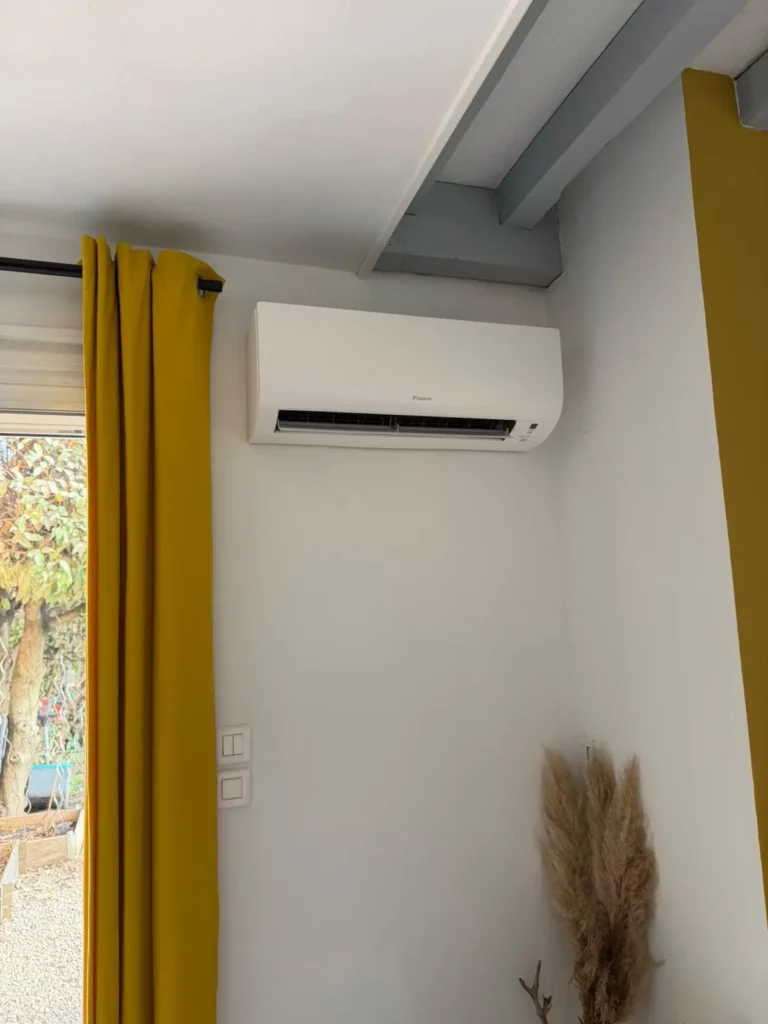 Installation d'un mono-split Daikin 3300W à St Cyr au mont d'or par KALTEA Lyon Ouest
