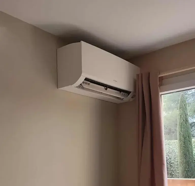 Installation d'une climatisation Bi-split et mono split Daikin à Aix en provence par KALTEA Aix