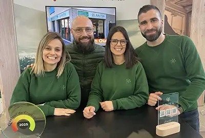 Equipe KALTEA réunie sur le stand du réseau lors de Franchise Expo Paris, présentant les outils et services dédiés aux franchisés.