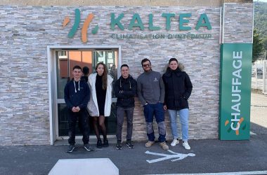 l'équipe KALTEA Aubagne qui pose devant l'agence