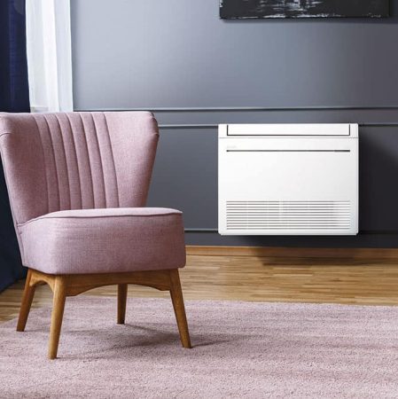 Console, unité intérieure d'une climatisation réversible de marque Mitsubishi.